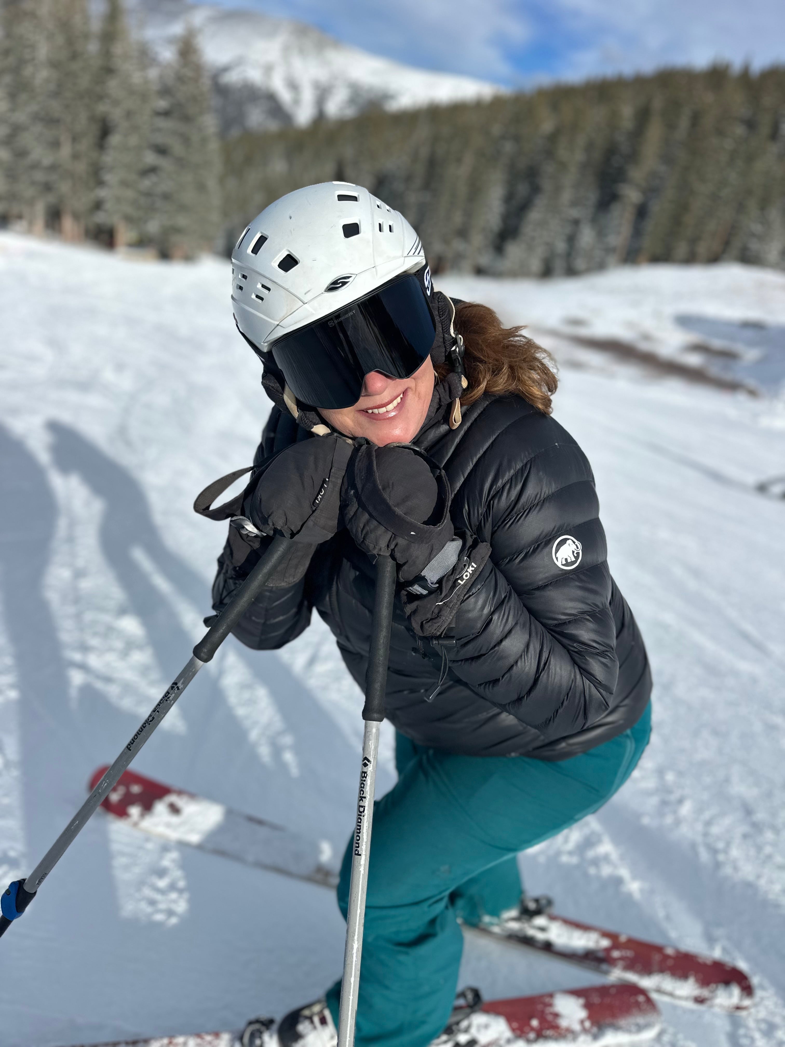 How to Choose Ski Goggles That Fit Your Helmet  - SunHeist Ski & Snowboard Goggles